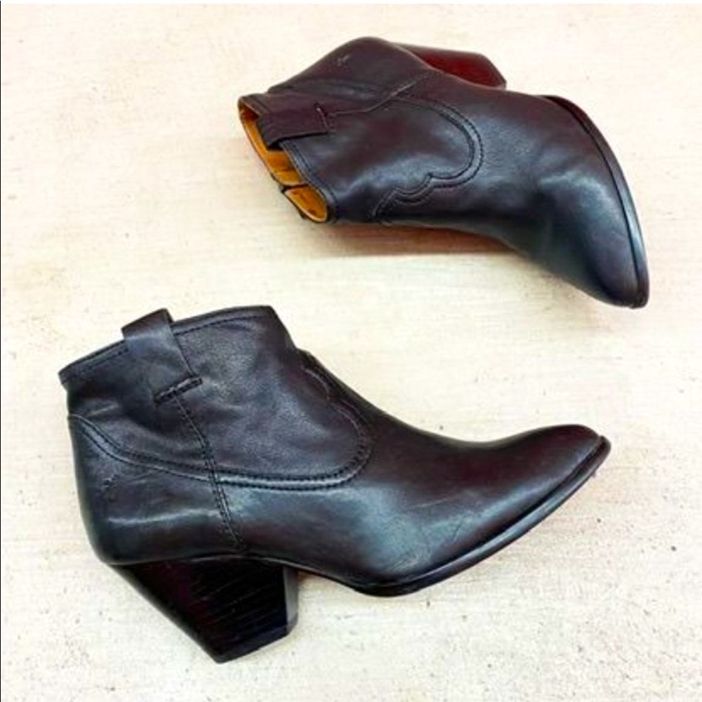 Frye Reina Short Black Leather Bootie Like New 8.5
